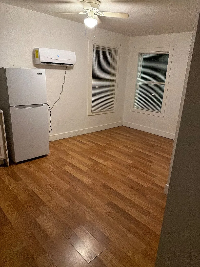Unit Photo - 1103 S Armstrong Ave #260