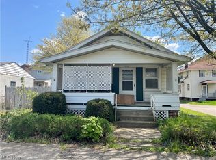 1016 Dryden Ct SW, Canton, OH 44706