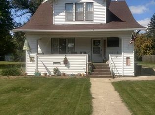 202 6th St, Finley, ND 58230