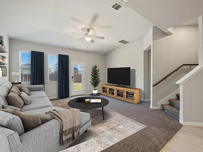 13724 Fallsprings Way — Photo 16