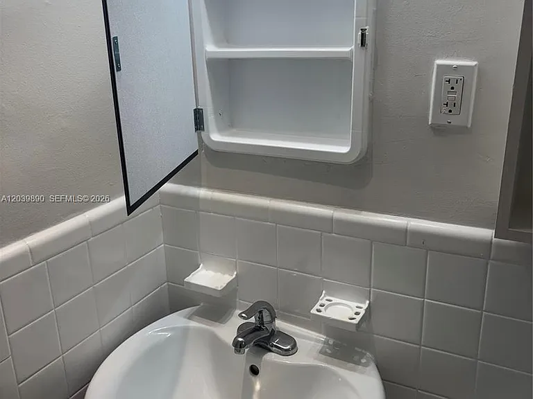 719 NE 16th Ave #719B — Photo 27