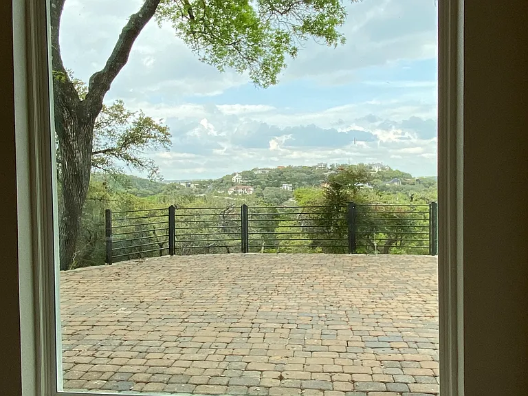 2318 Matador Cir — Photo 13