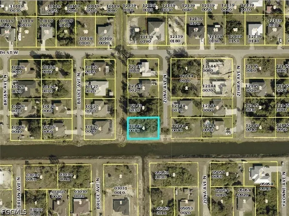 801 Zona Ave N, Lehigh Acres, FL 33971
