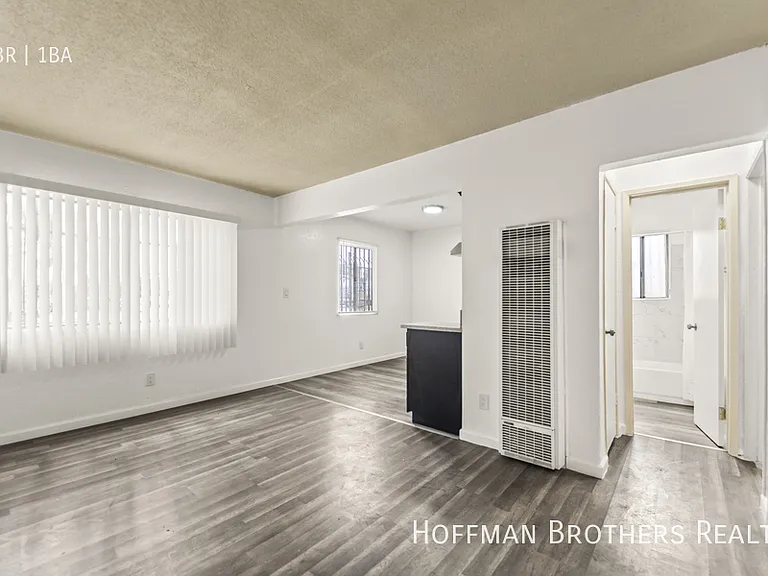 8027 S Broadway #6 — Photo 3