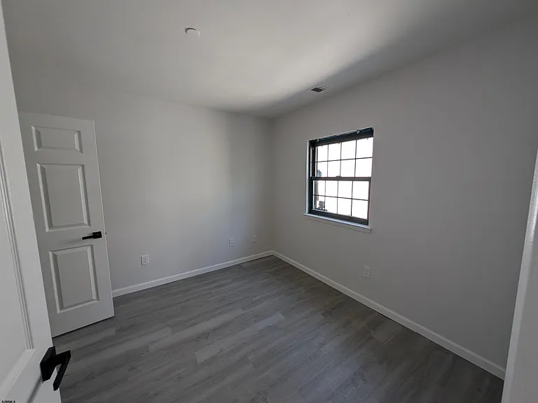 1413 Arctic Ave — Photo 10