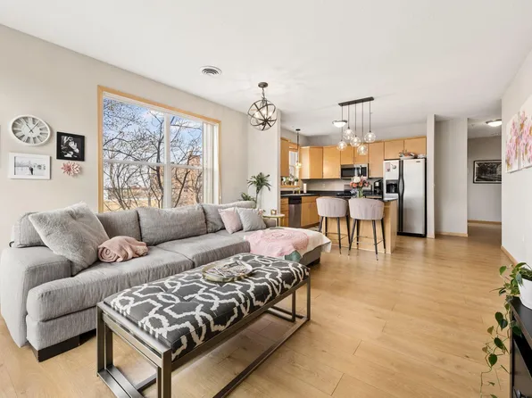 301 Oak Grove St APT 314, Minneapolis, MN 55403