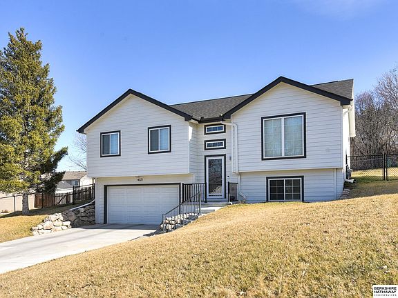 3rd image of 4021 N 212th St