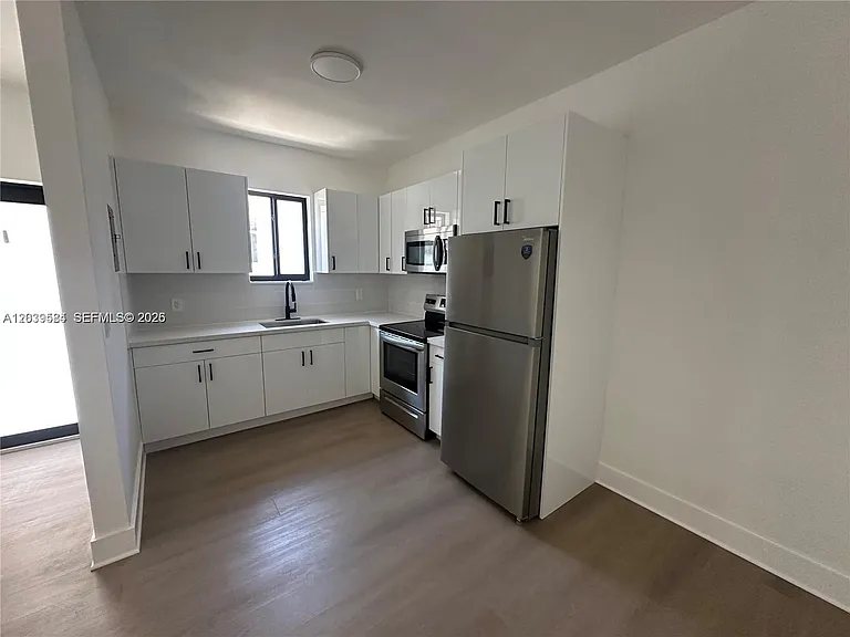 411 SW 18th Rd #REAR — Photo 2