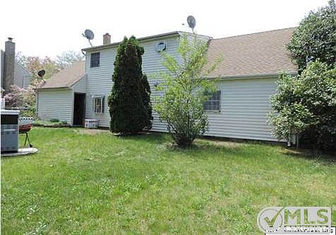 4th image of 229 Hearth Ct W