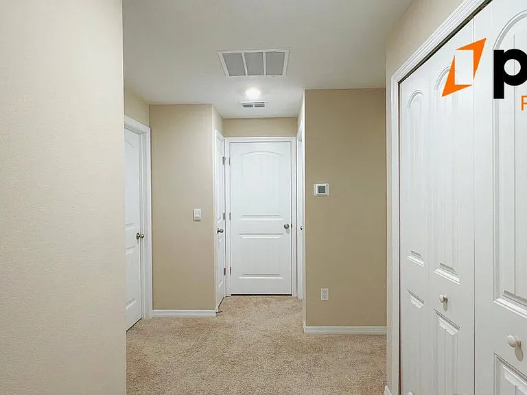 10083 Salt Point Dr — Photo 16