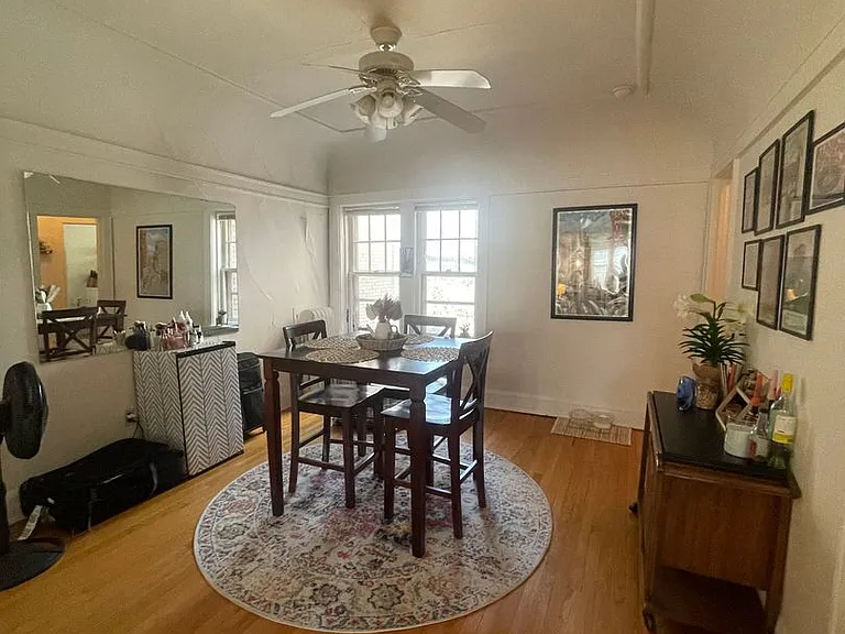 Newport Manor — Photo 100