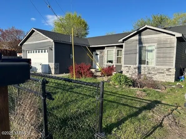 1702 S 13th St, Yakima, WA 98901