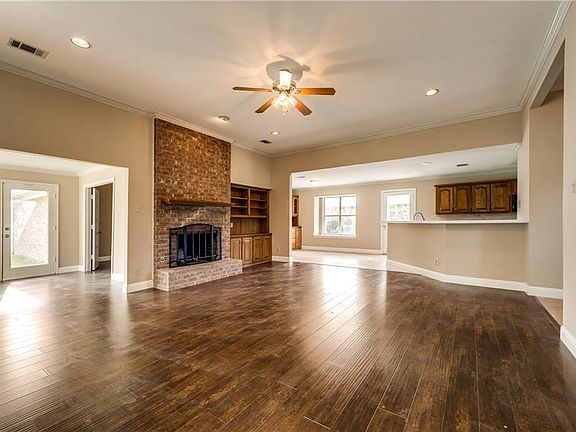5th image of 919 Lakeshore Dr