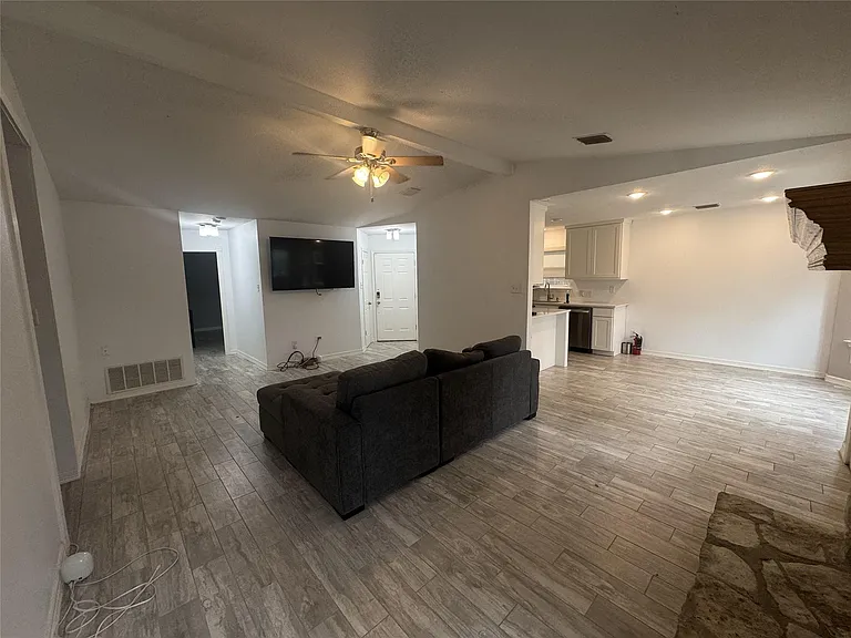 5814 Shreveport Dr — Photo 4