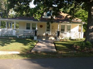 516 Gresham St, Eden, NC 27288