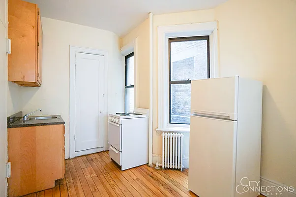 Rented by City Connections Realty | media 23