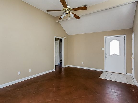2nd image of 150 Oakridge Dr
