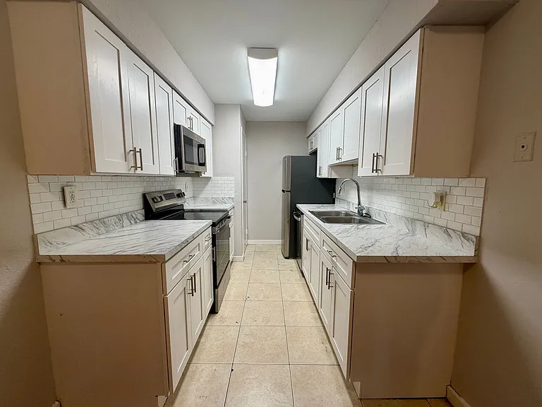 J Wyoming Apartments — Photo 3