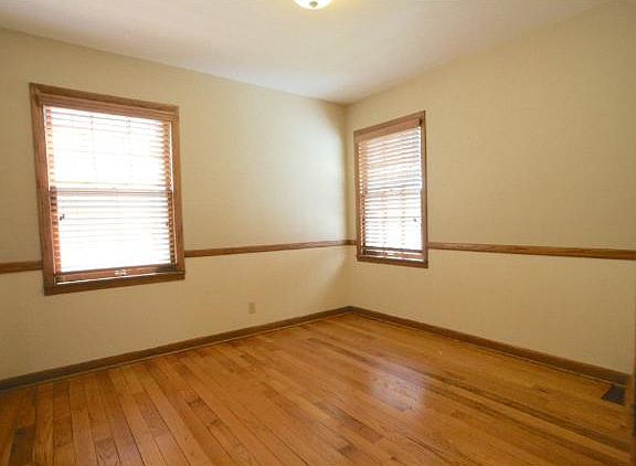 2nd image of 1869 Munster Ave
