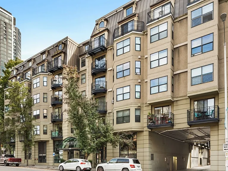 425 Vine St #420 — Photo 27
