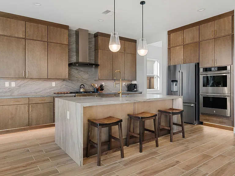 1561 Evangeline Dr — Photo 3