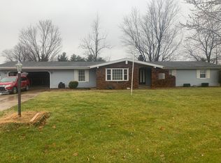 5349 Hickory Manor Ln, Clinton, IL 61727