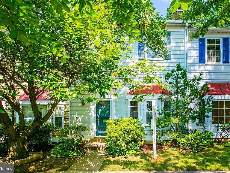 9816 Oakdale Woods Ct — Photo 1