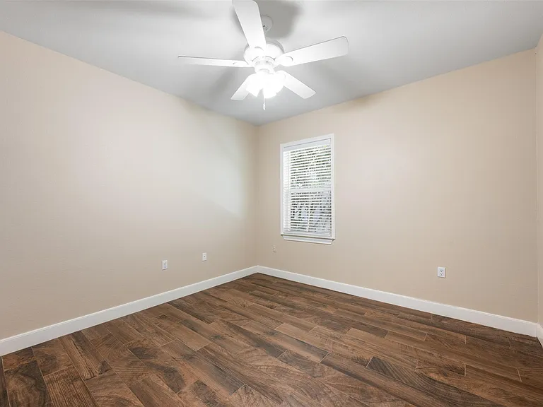 202 River Rock Dr — Photo 23