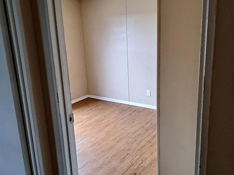 2000 S Burleson Blvd #13 — Photo 6