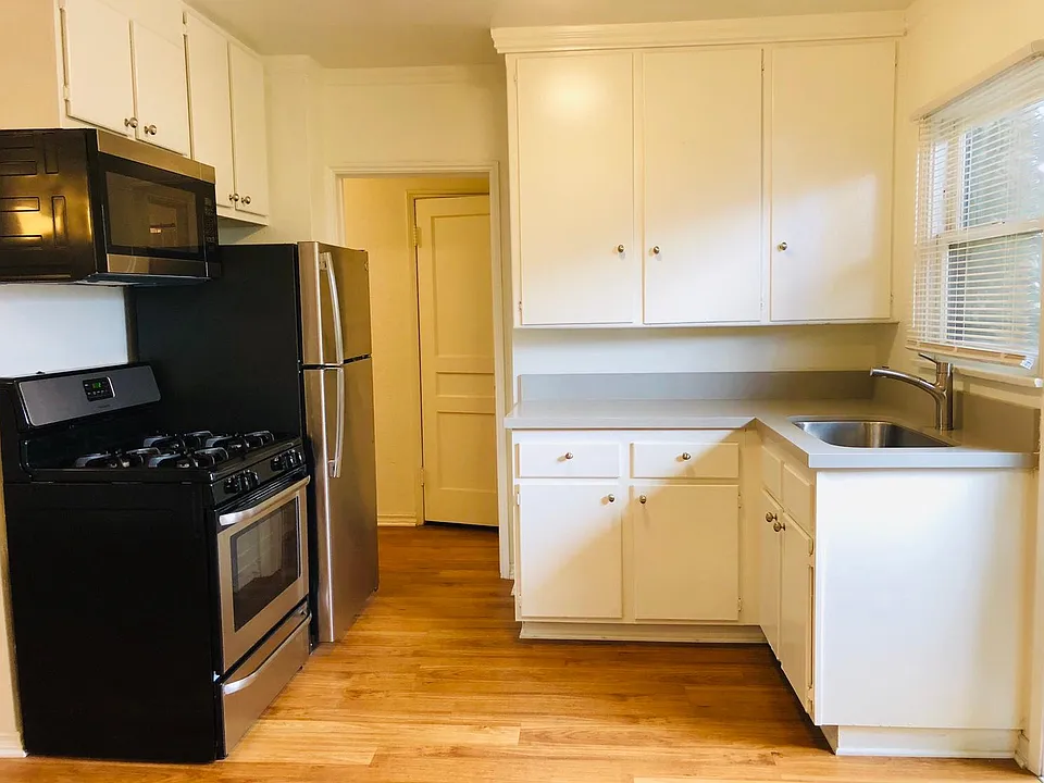 1661 Selby Ave #3