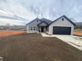 385 Smith St, West Fork, AR 72774