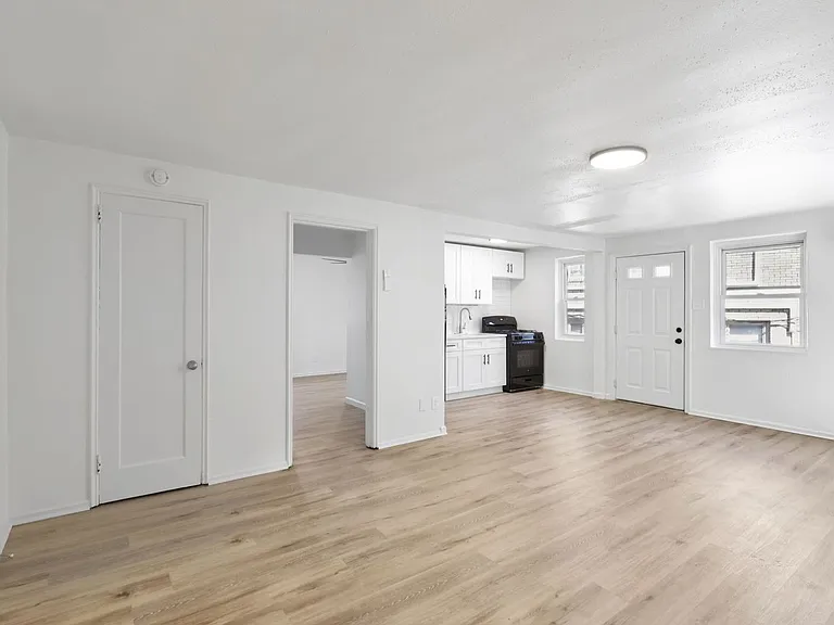 Charming 1, 2, and 3-Bedroom Townhomes in a Quiet Pittsburgh Neighborhood — Photo 7