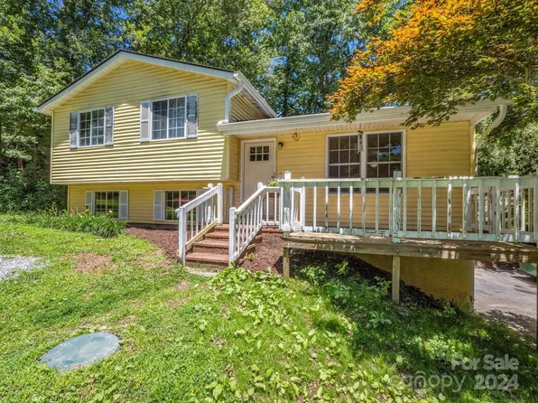 2 Poplar Hl, Mills River, NC 28759