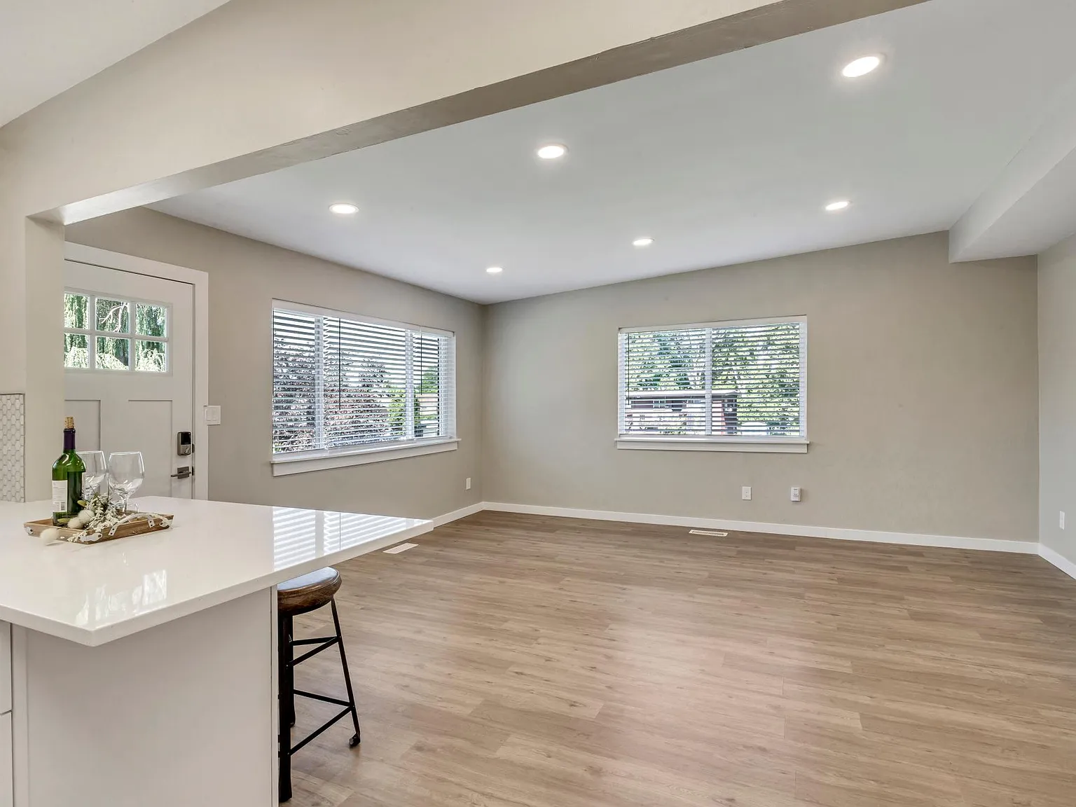 2 bed, 850 sqft, $1,800 — Photo 3