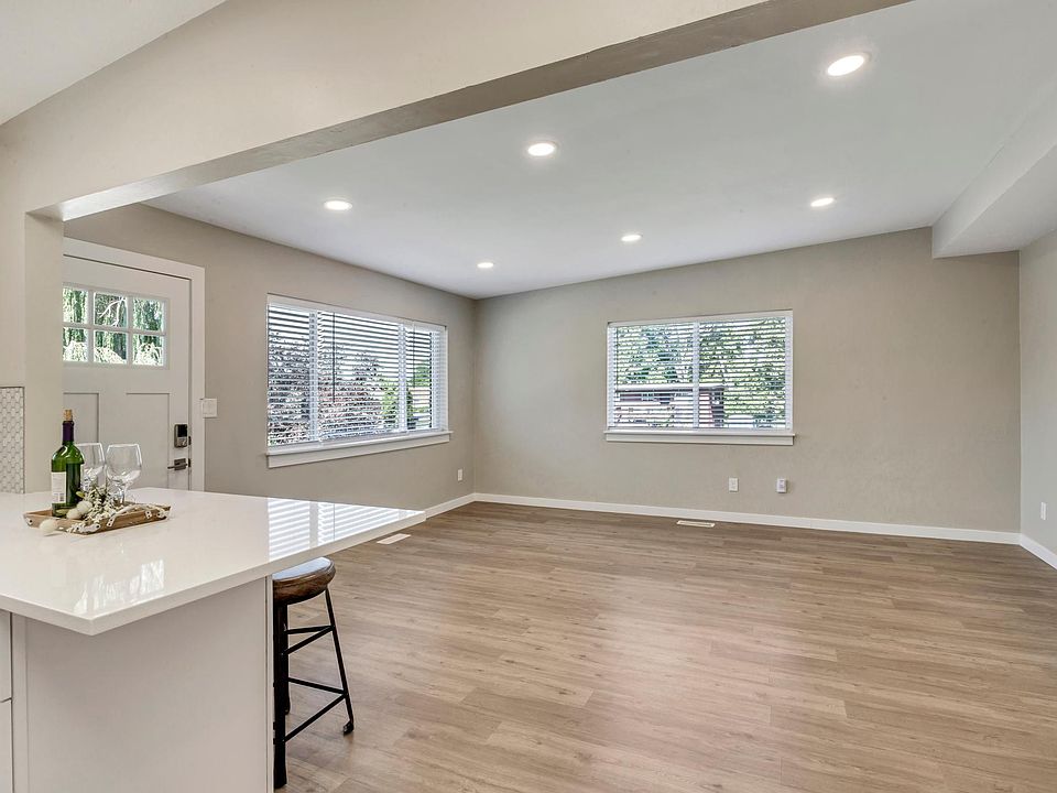 1st image of 851 E Fairmont Cir #3