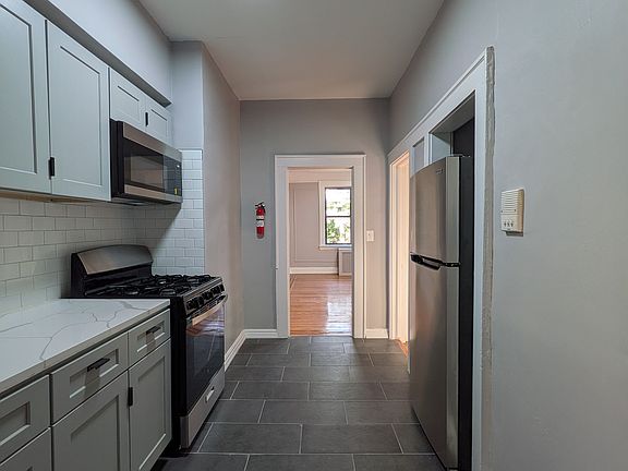 3rd image of 331-333 Elmora Ave #1D