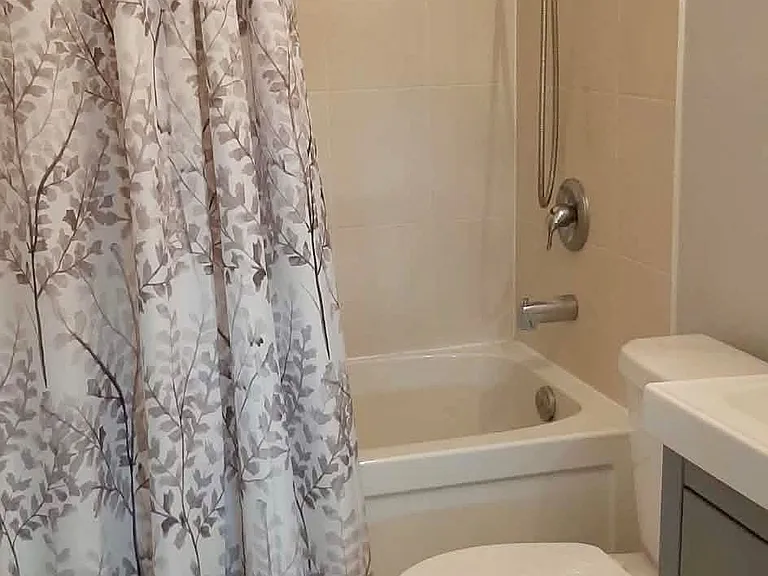 339 Rathburn Rd W #515 — Photo 6