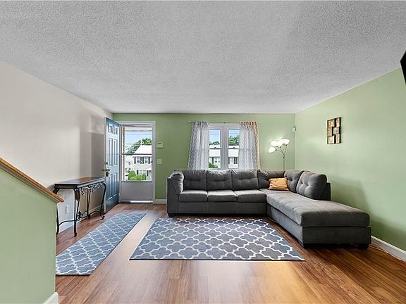4th image of 47 Morgan Ave #45-45-45