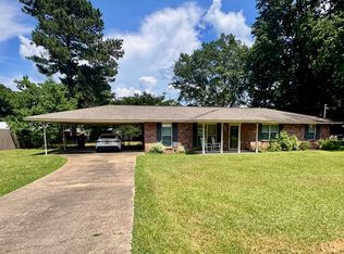 268 3rd St, Wetumpka, AL 36092