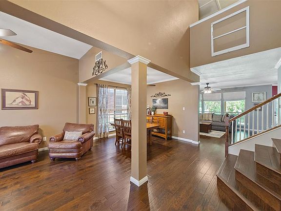 2nd image of 2932 Coventry Ln