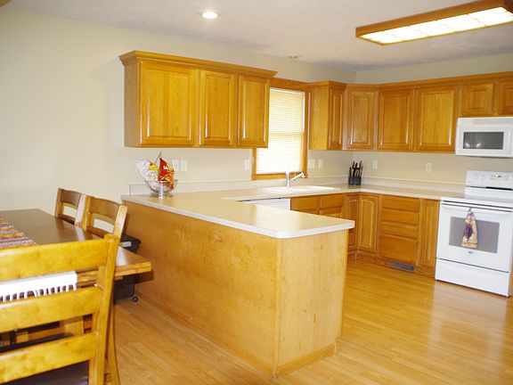 3rd image of 1704 E 41st Street Pl