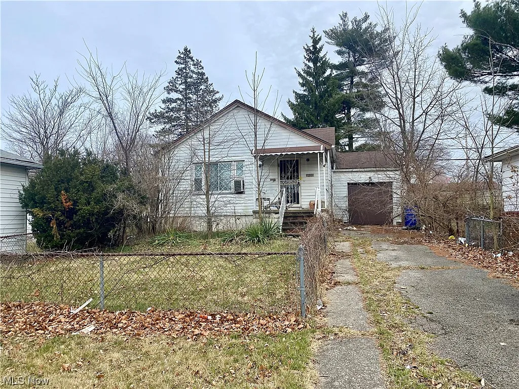 3899 E 151st St photo 1
