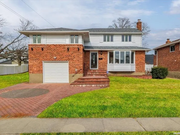 104 Stephen Street, Levittown, NY 11756