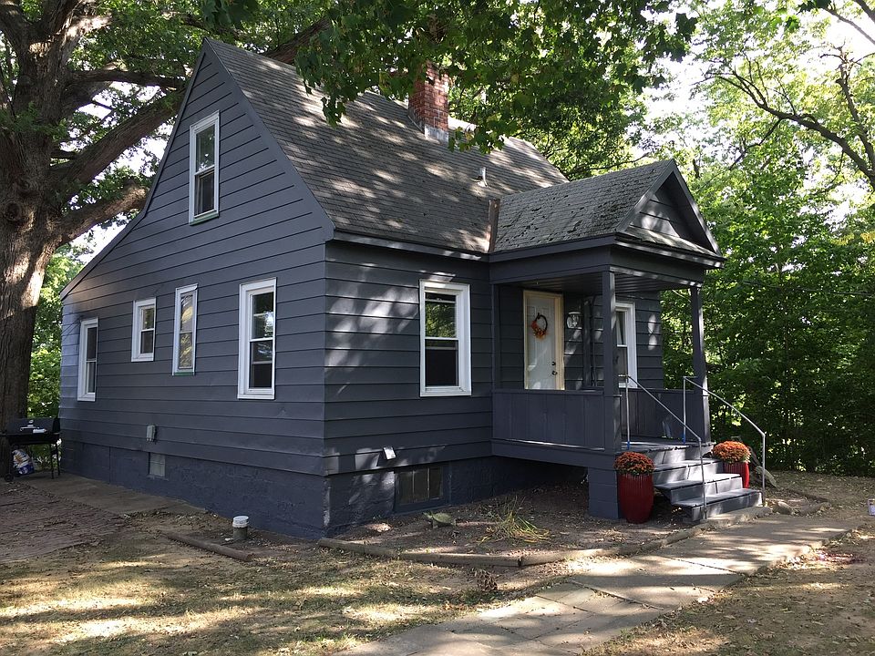 2nd image of 3618 NE Brevis St