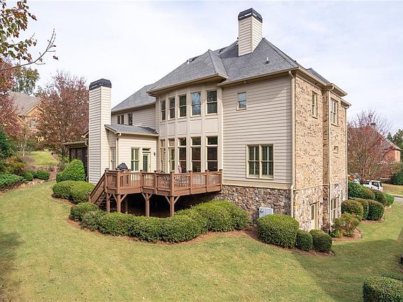 3rd image of 3950 Chapel Grove Dr