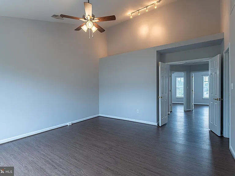 24635 Kings Canyon Sq — Photo 26