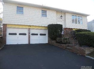 122 New Hwy, Commack, NY 11725