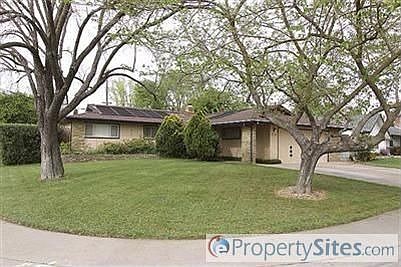 1st image of 8901 Rosewood Dr