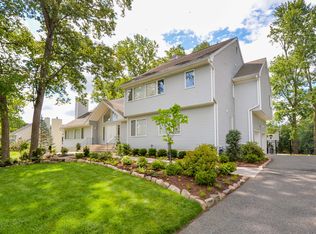 24 Rozmus Ct, Allendale, NJ 07401