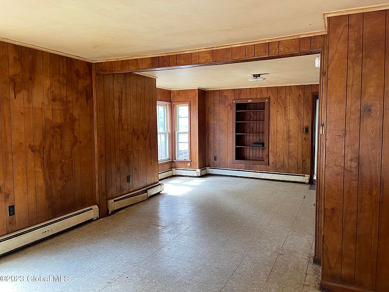 2nd image of 34 King st Street